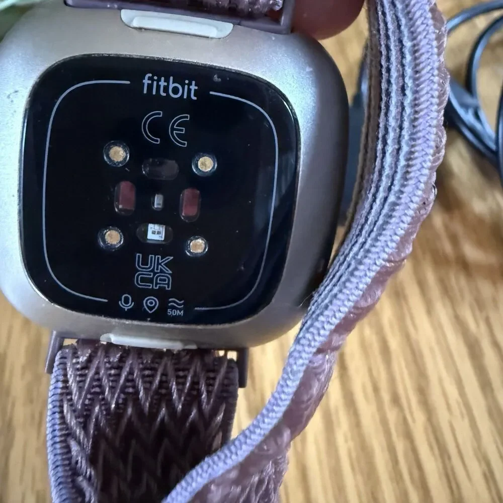 Fitbit Versa 3 FB511 Smartwatch GPS Fitness Watch – Charger Included Tested